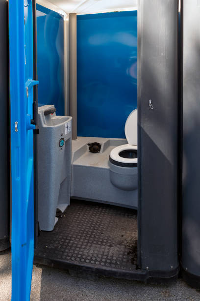 Portable Toilet Options We Offer in Ellis, KS